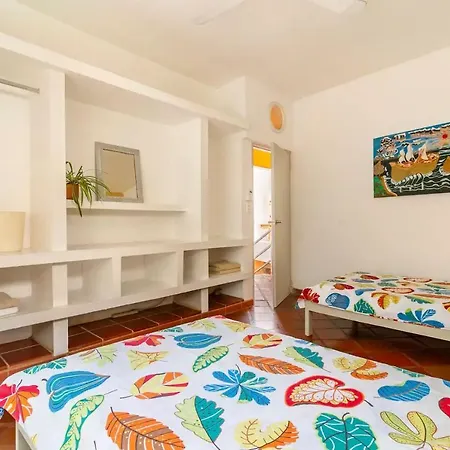 Junto Al Mar Y El Manglar Pensión