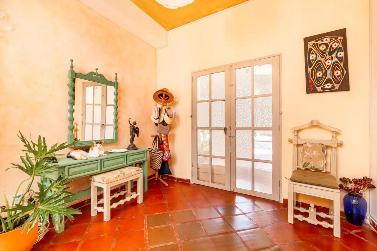 Junto Al Mar Y El Manglar Cartagena