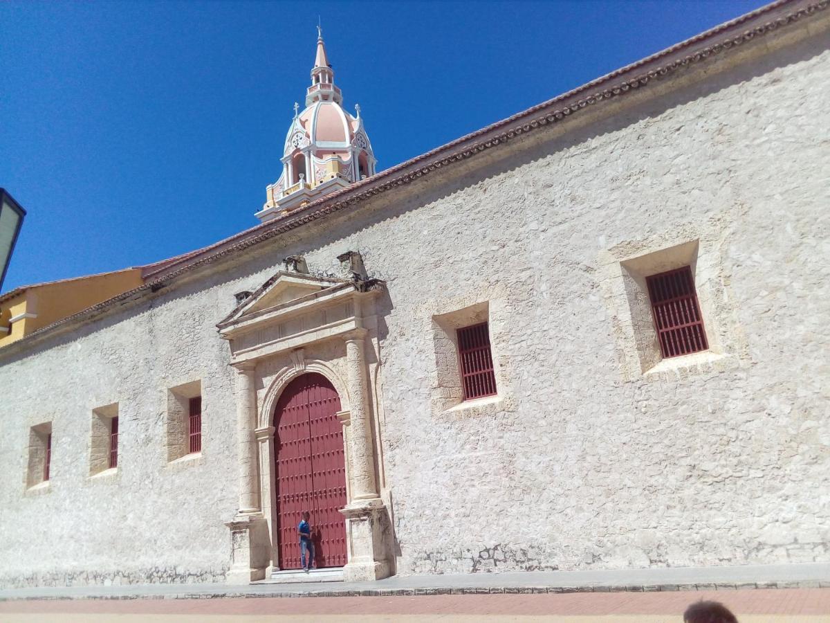 Junto Al Mar Y El Manglar Pensión Cartagena